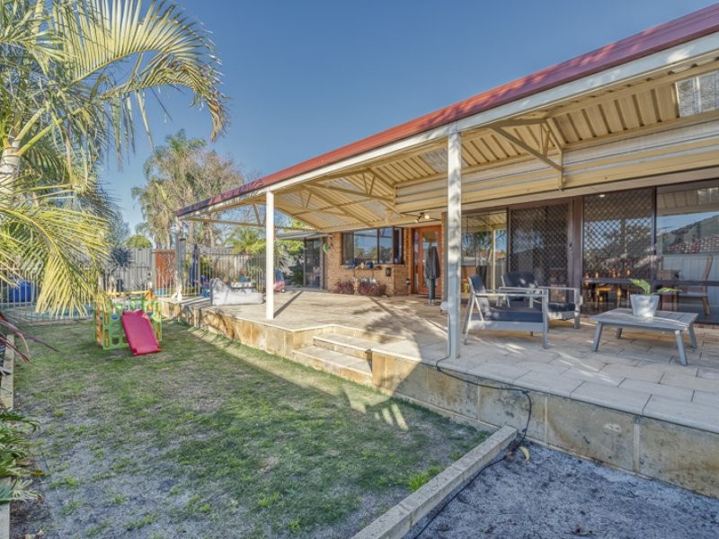 10 Bottlebrush Drive, Thornlie WA 6108