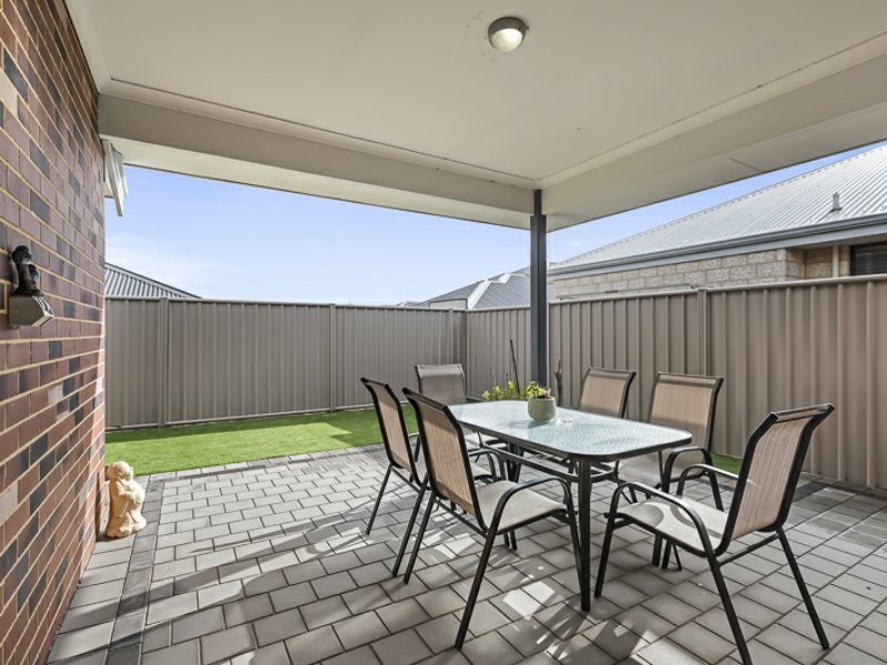 7 Savoy Place, Thornlie WA 6108