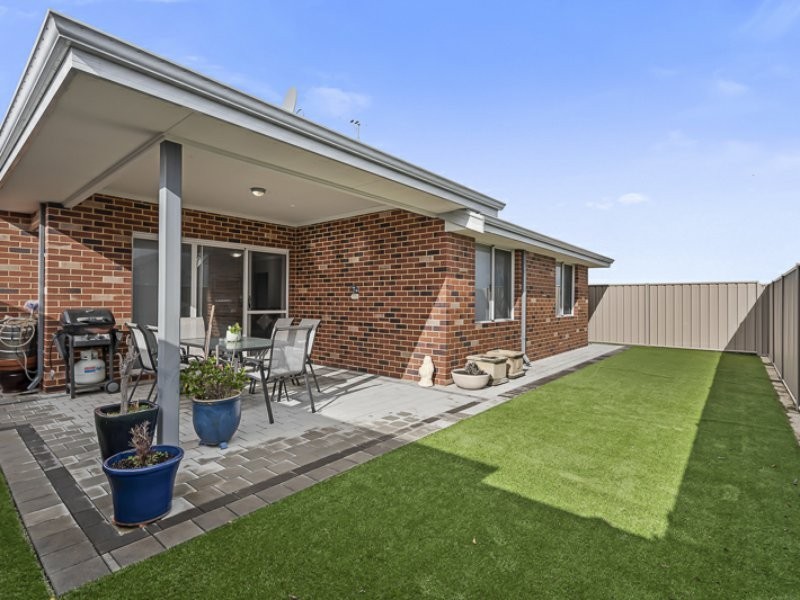7 Savoy Place, Thornlie WA 6108