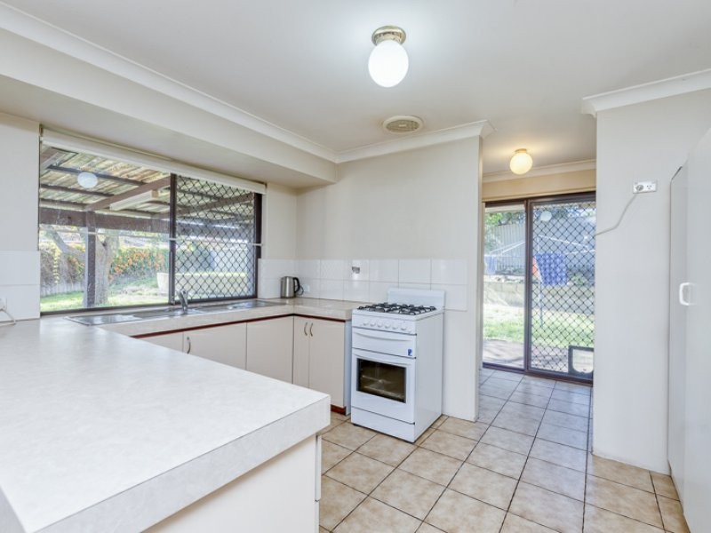 59 Constantine Court, Thornlie WA 6108