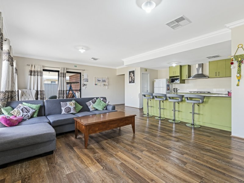 26 Limestone Rise, Piara Waters WA 6112