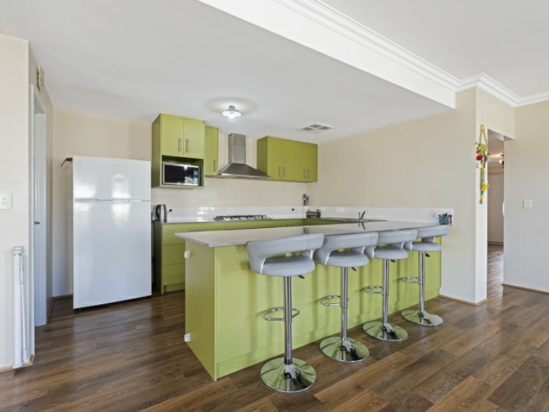 26 Limestone Rise, Piara Waters WA 6112