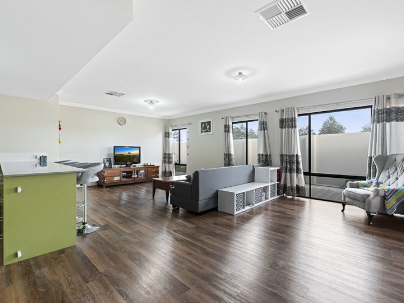 26 Limestone Rise, Piara Waters WA 6112