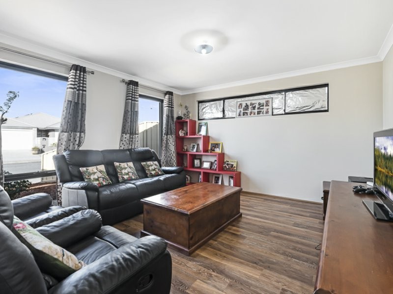 26 Limestone Rise, Piara Waters WA 6112