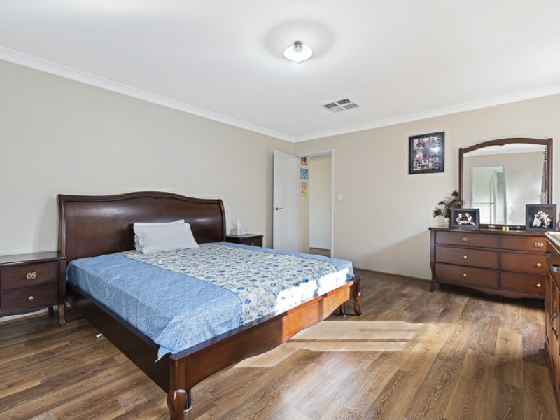 26 Limestone Rise, Piara Waters WA 6112
