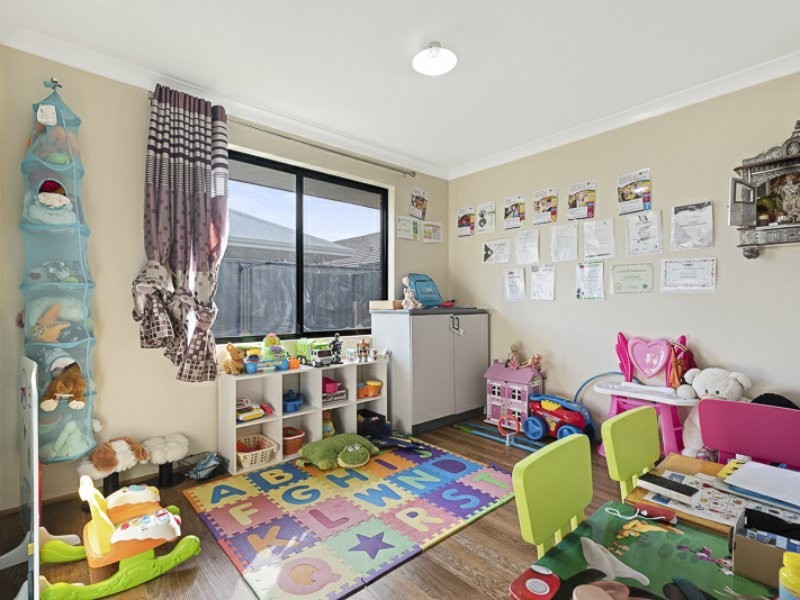 26 Limestone Rise, Piara Waters WA 6112