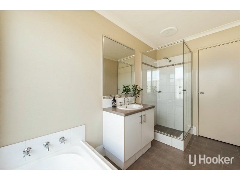 137 Bindoon Loop, Huntingdale WA 6110