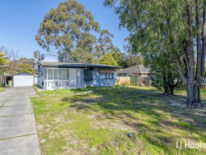 5 Drayton Court, Kelmscott WA 6111