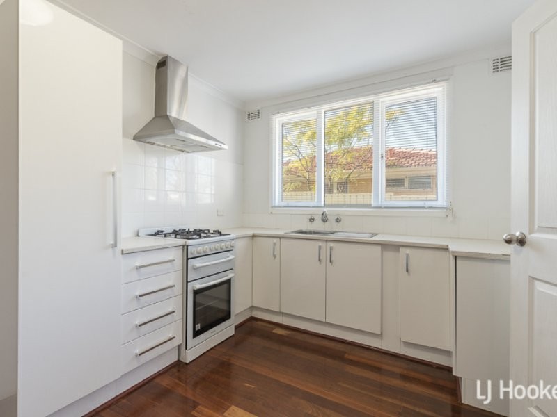 5 Drayton Court, Kelmscott WA 6111