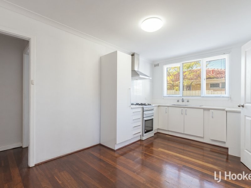 5 Drayton Court, Kelmscott WA 6111