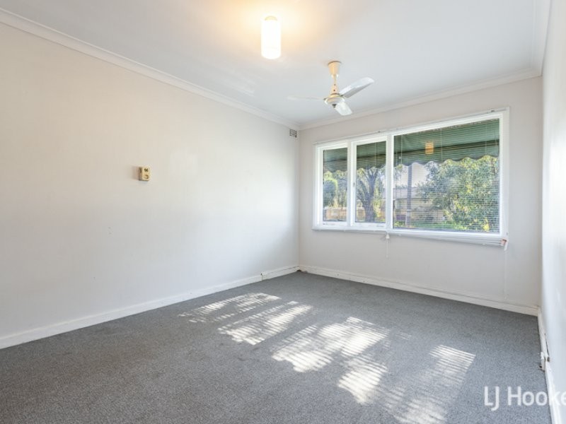 5 Drayton Court, Kelmscott WA 6111