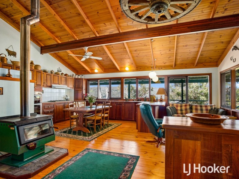 18 Calliandra Place, Roleystone WA 6111