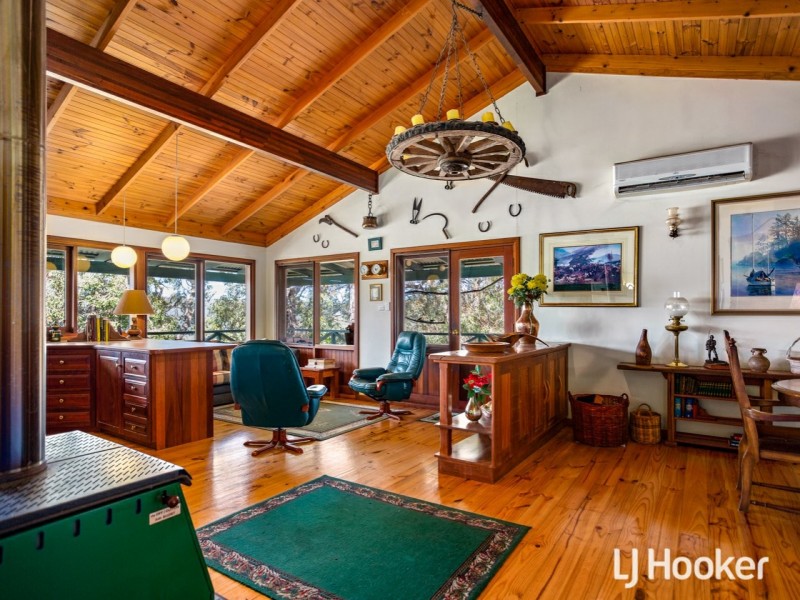 18 Calliandra Place, Roleystone WA 6111