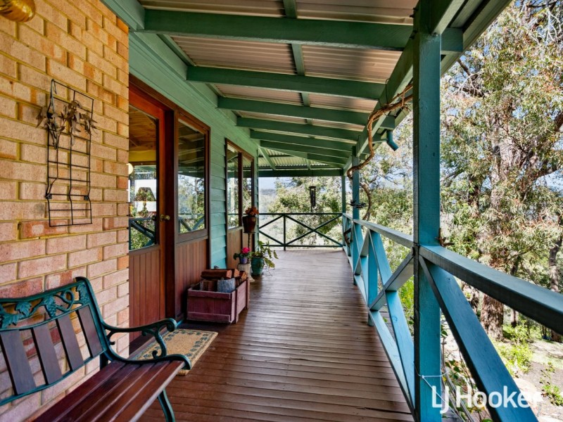 18 Calliandra Place, Roleystone WA 6111