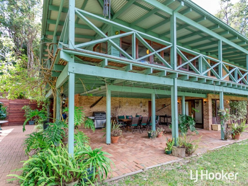 18 Calliandra Place, Roleystone WA 6111