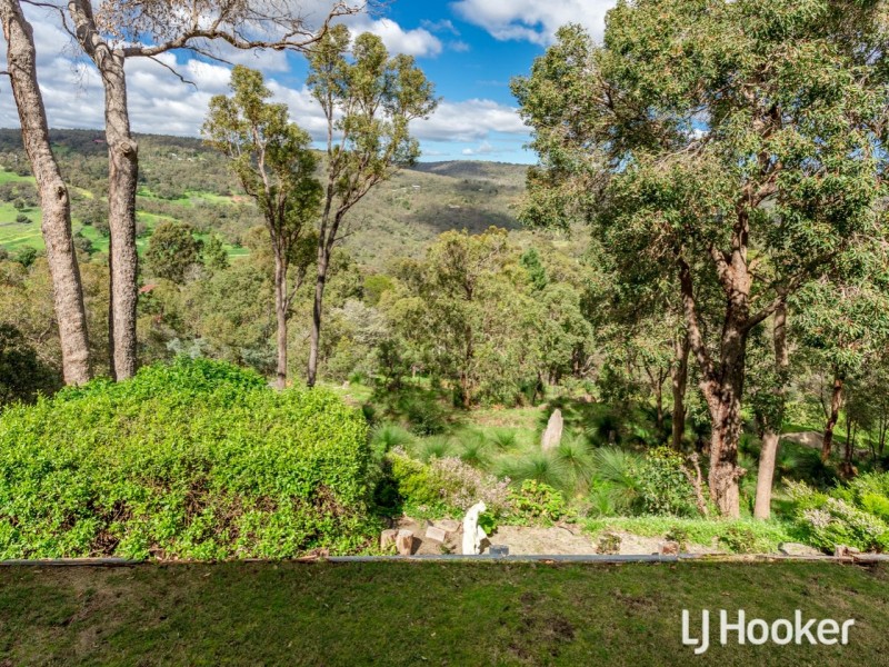 18 Calliandra Place, Roleystone WA 6111