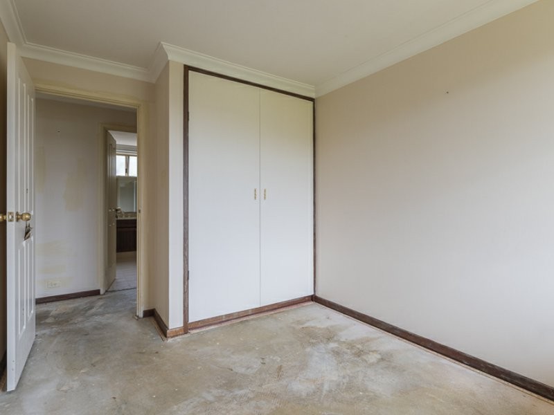 17 Jade Street, Mount Richon WA 6112