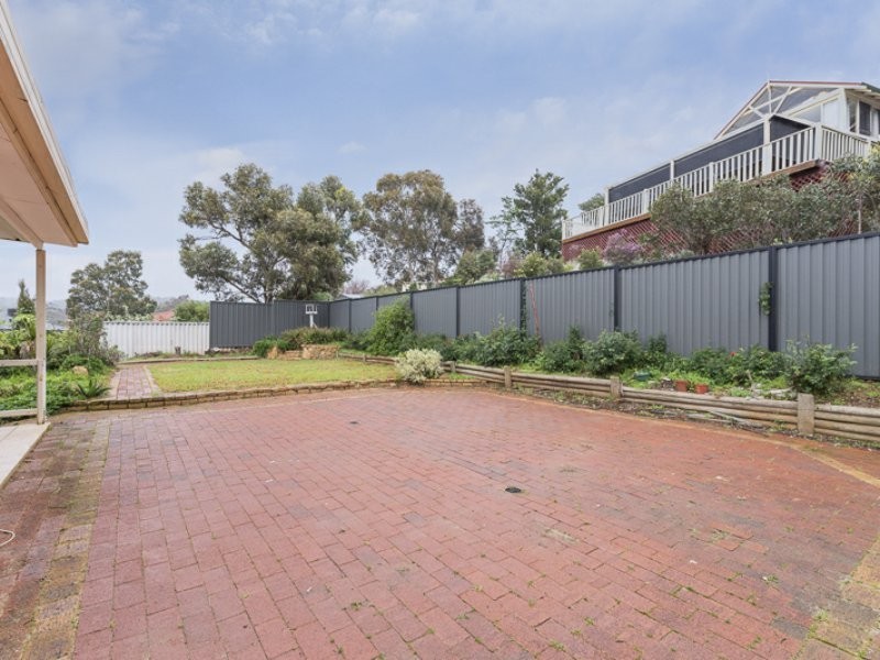 17 Jade Street, Mount Richon WA 6112