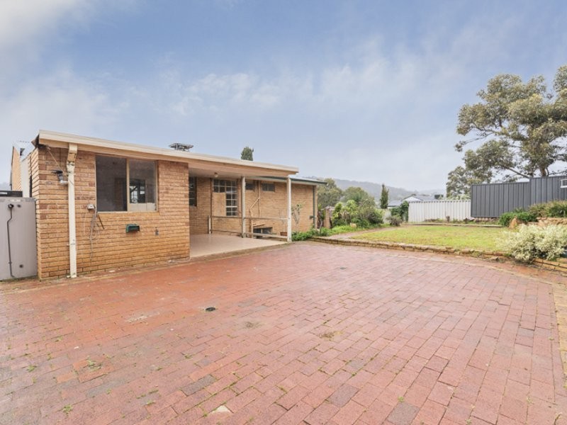 17 Jade Street, Mount Richon WA 6112