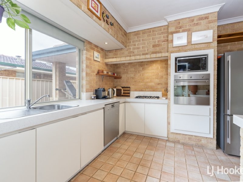 6 Bullfinch Street, Huntingdale WA 6110