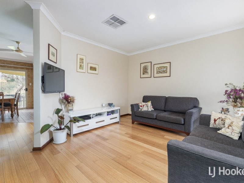 6 Bullfinch Street, Huntingdale WA 6110