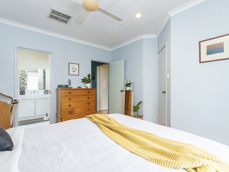 6 Bullfinch Street, Huntingdale WA 6110