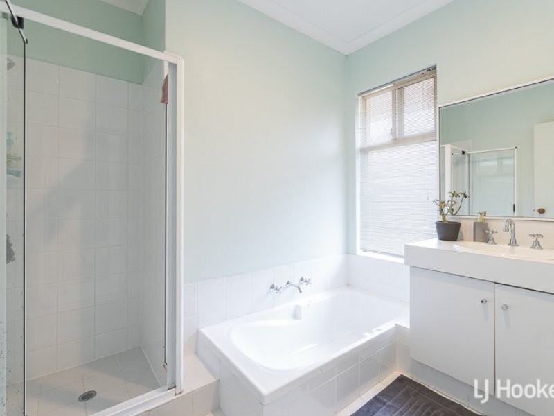 6 Bullfinch Street, Huntingdale WA 6110