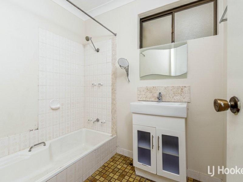 5 Mintern Court, Thornlie WA 6108