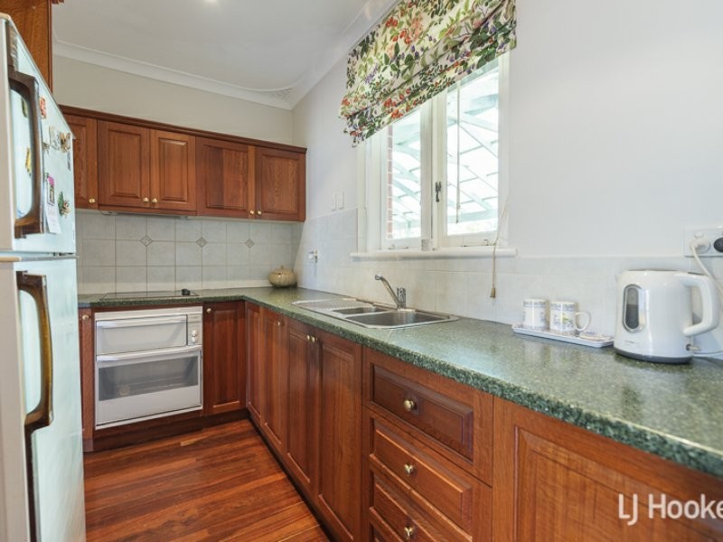 15 Wynyard Way, Thornlie WA 6108