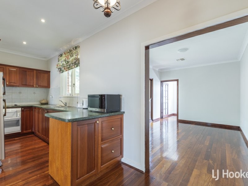 15 Wynyard Way, Thornlie WA 6108