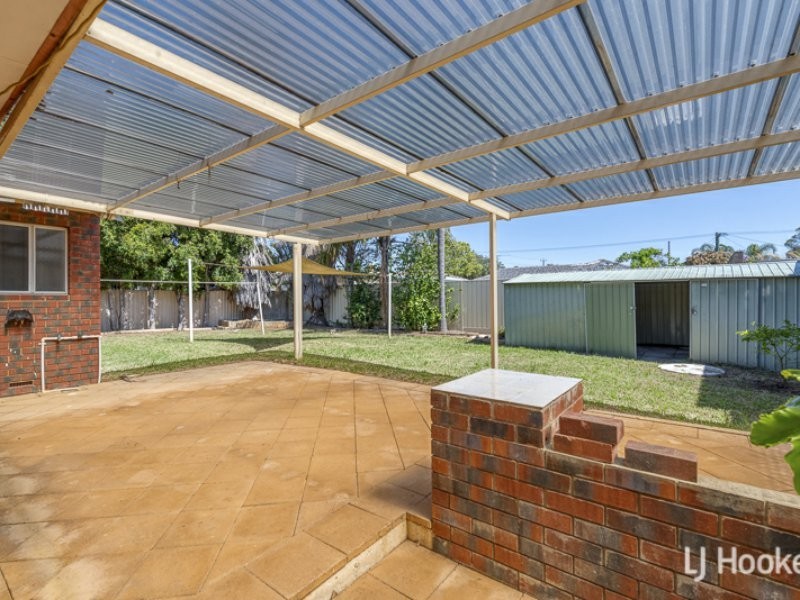 4 Leone Street, Thornlie WA 6108