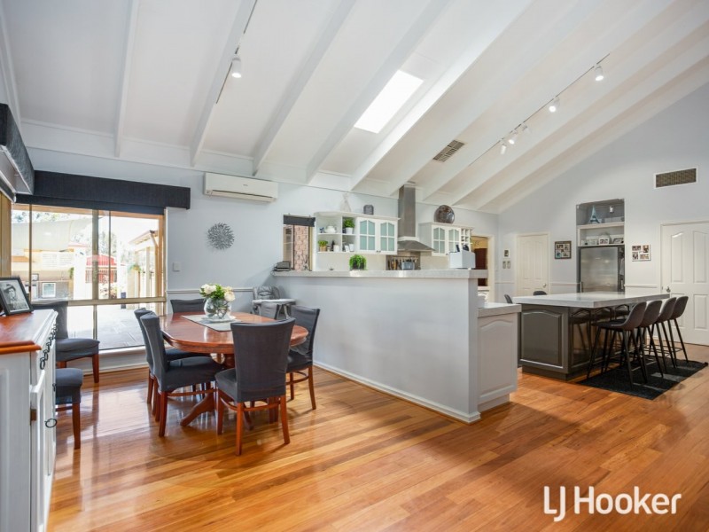 16 Cunningham Drive, Oakford WA 6121