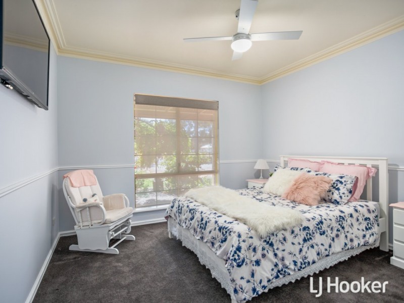 16 Cunningham Drive, Oakford WA 6121