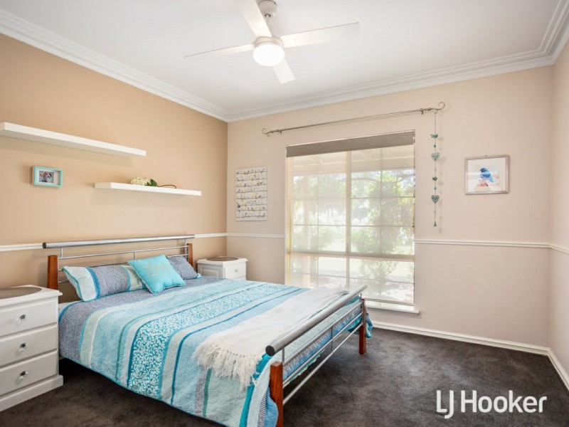 16 Cunningham Drive, Oakford WA 6121