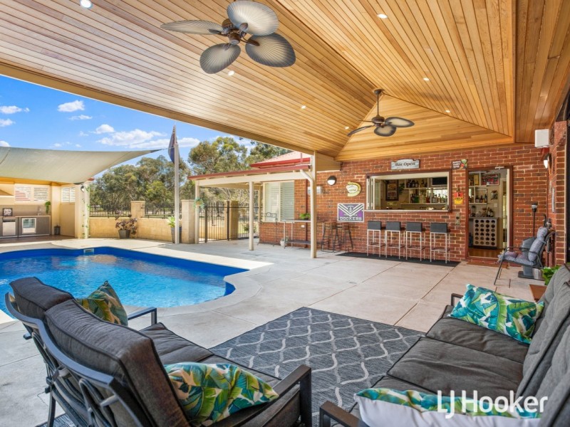 16 Cunningham Drive, Oakford WA 6121