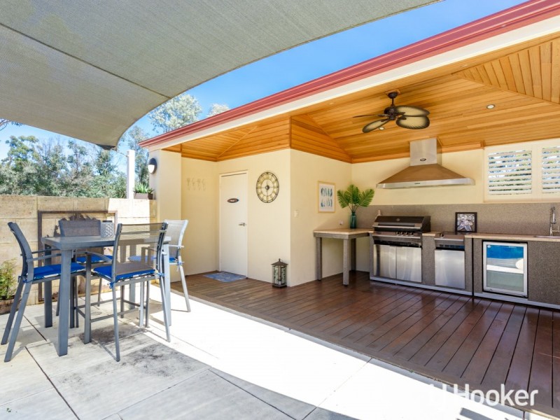 16 Cunningham Drive, Oakford WA 6121