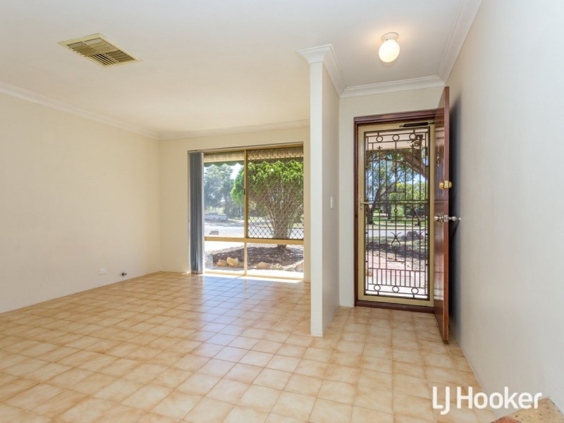 7 Farnham Place, Gosnells WA 6110