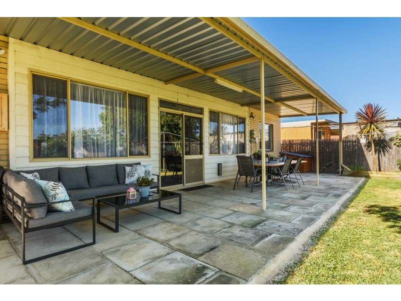 80 Spring Road, Thornlie WA 6108