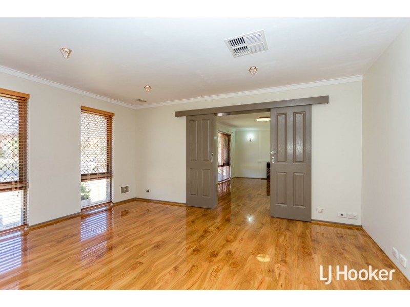 12 Jacobsen Way, Thornlie WA 6108