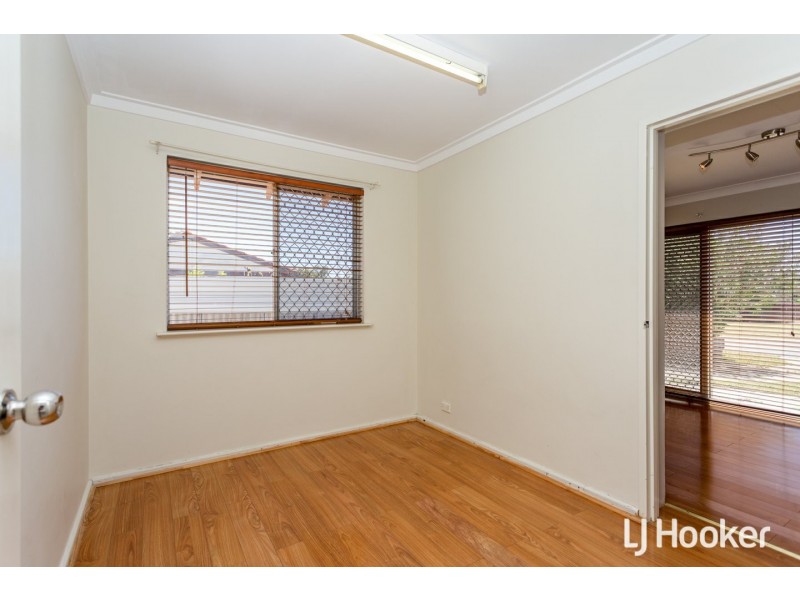12 Jacobsen Way, Thornlie WA 6108