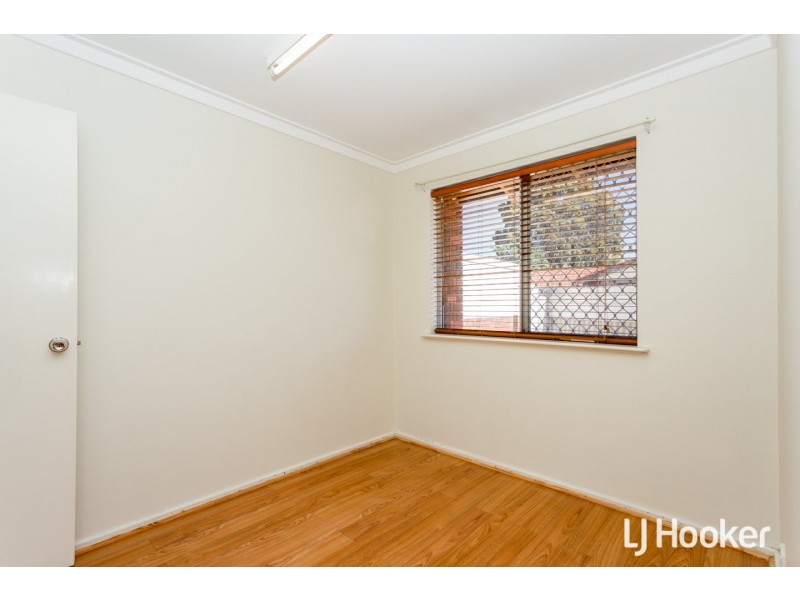 12 Jacobsen Way, Thornlie WA 6108