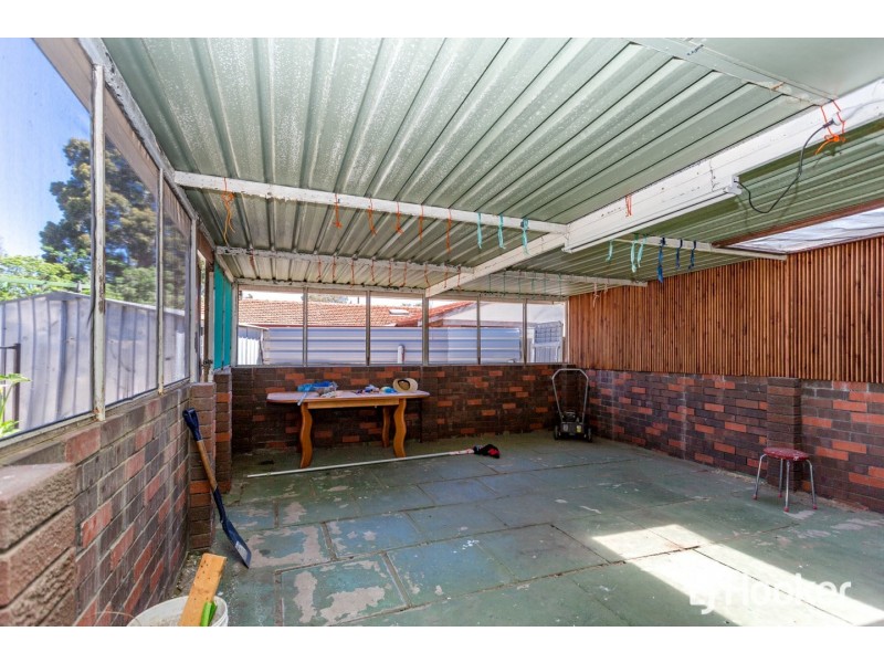 12 Jacobsen Way, Thornlie WA 6108