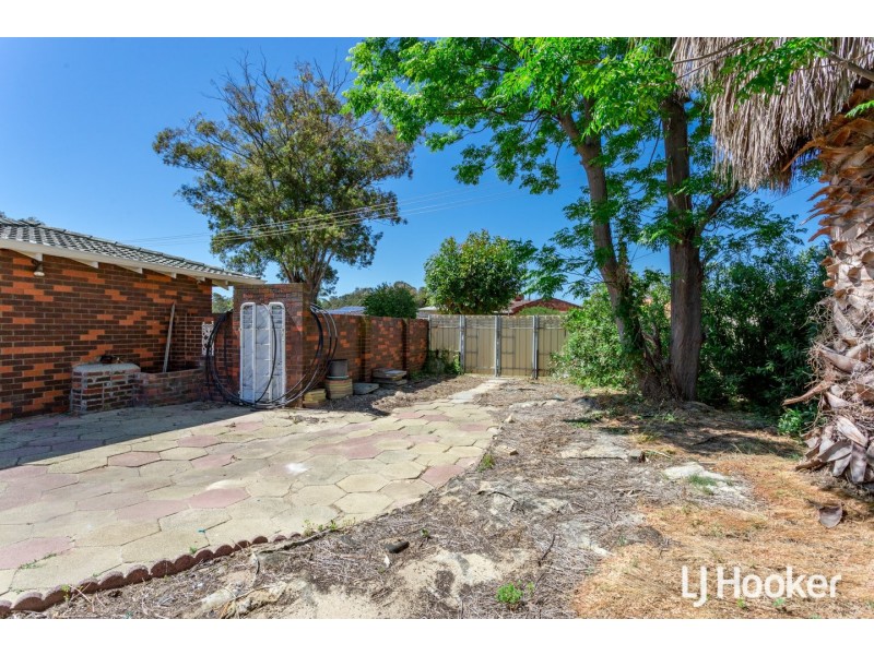 12 Jacobsen Way, Thornlie WA 6108