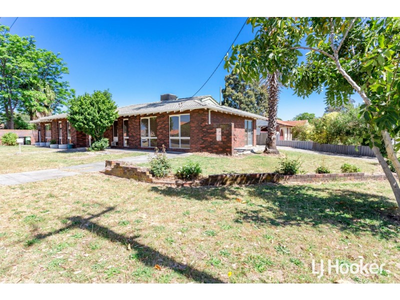 12 Jacobsen Way, Thornlie WA 6108