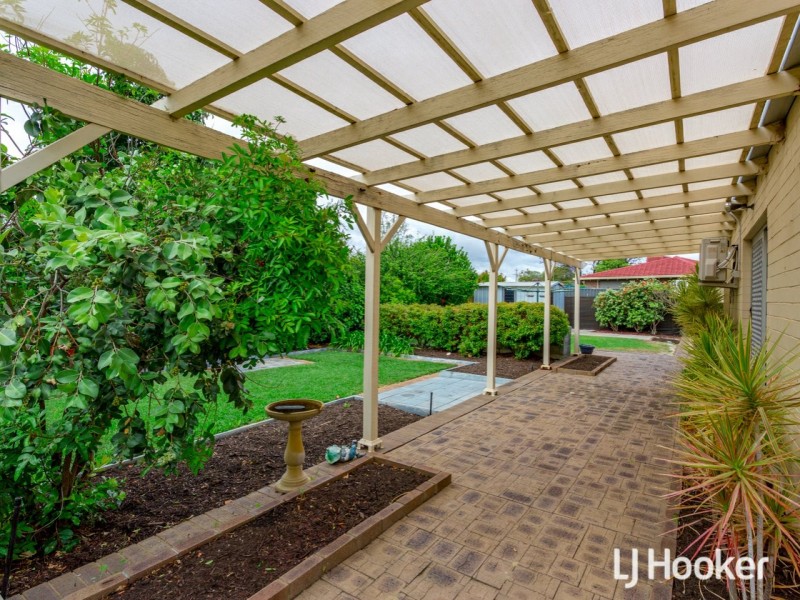 10 Palin Court, Langford WA 6147