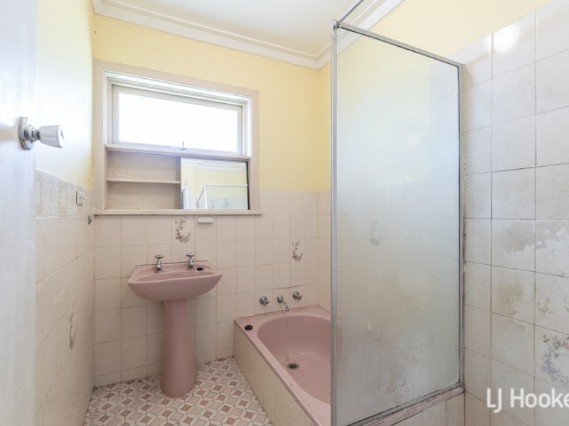 23A Spring Road, Thornlie WA 6108