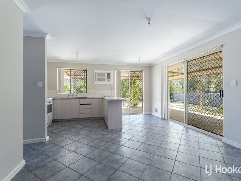 31 Parakeela Grove, Maddington WA 6109