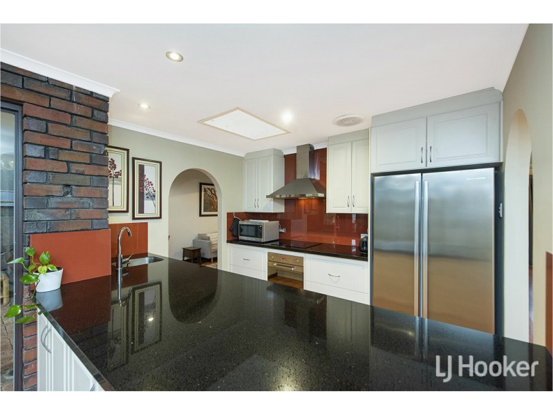 5 Hayes Court, Thornlie WA 6108