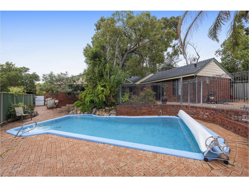 5 Hayes Court, Thornlie WA 6108