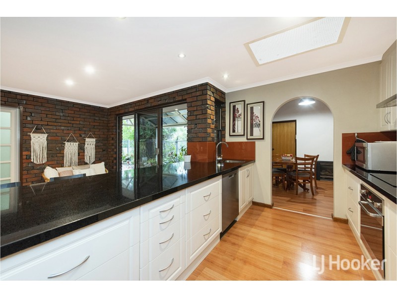 5 Hayes Court, Thornlie WA 6108